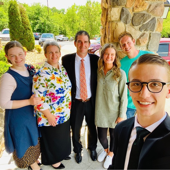 Meet your Posher, Sasha - Picture 7 of 16